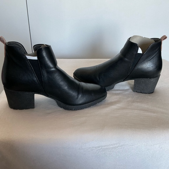Pre-loved Dr. Scholl’s Women's London Block Heel Bootie in Black - Picture 8 of 8